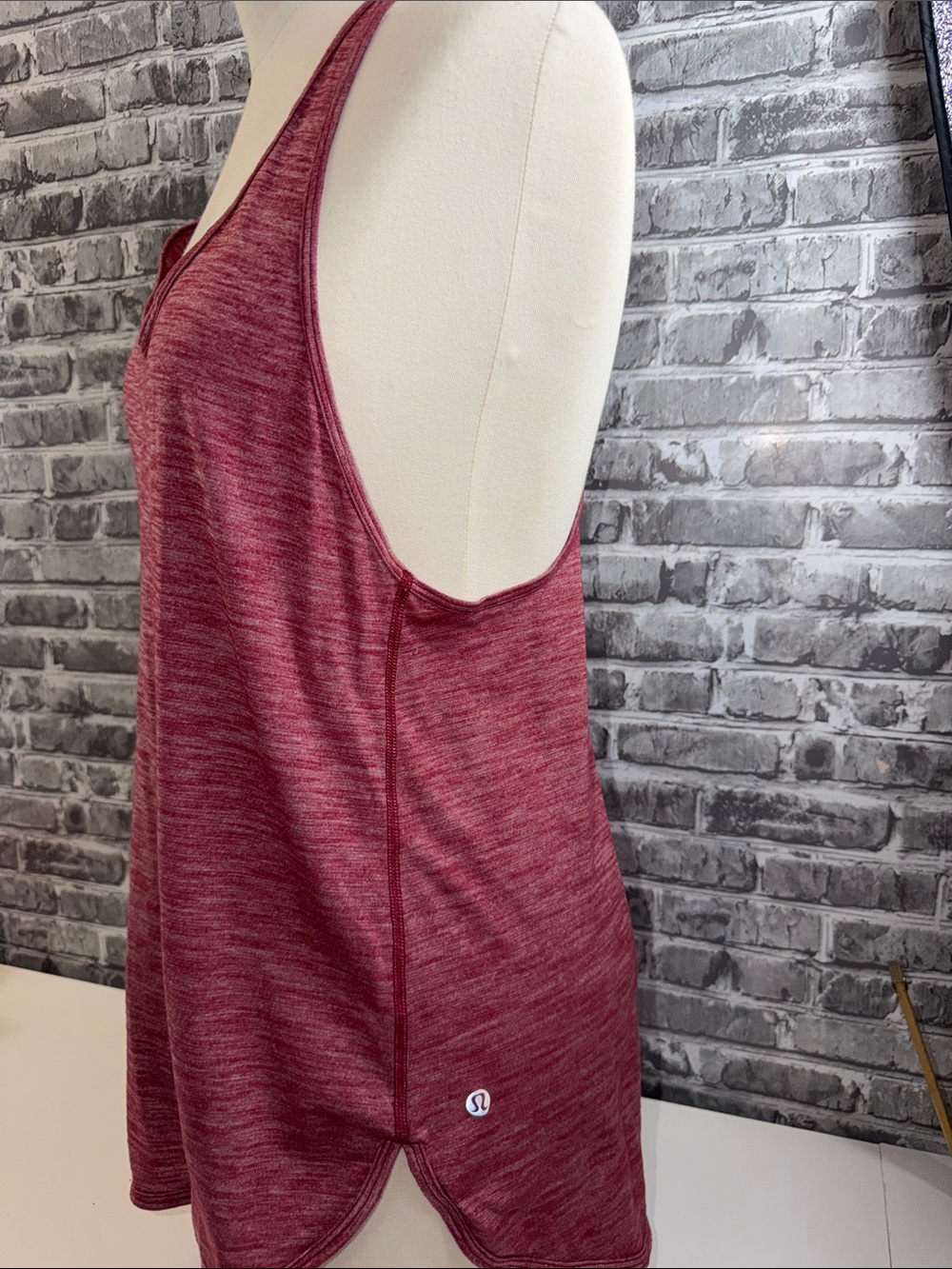 Women's Lululemon Sleeveless Scoop Neck Top
